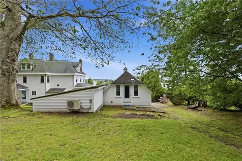 1660 Main Road Tiverton RI 02878