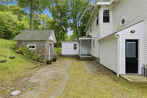 1660 Main Road Tiverton RI 02878