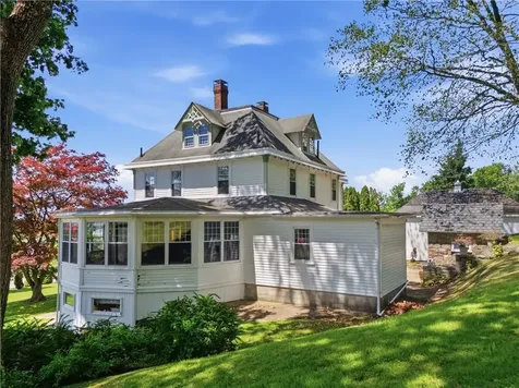 1660 Main Road Tiverton RI 02878