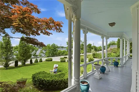 1660 Main Road Tiverton RI 02878