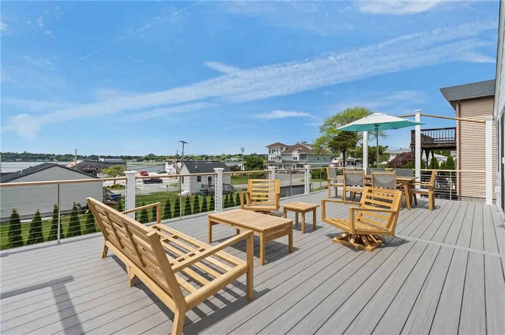 76 Warren Avenue Middletown RI 02842