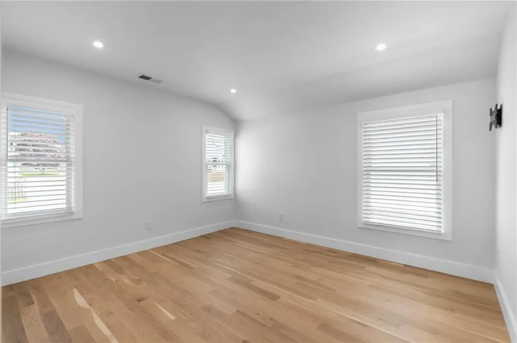76 Warren Avenue Middletown RI 02842