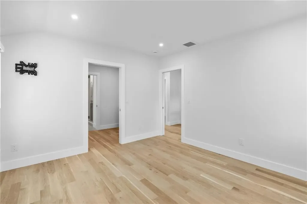 76 Warren Avenue Middletown RI 02842