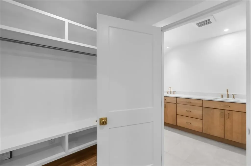 76 Warren Avenue Middletown RI 02842