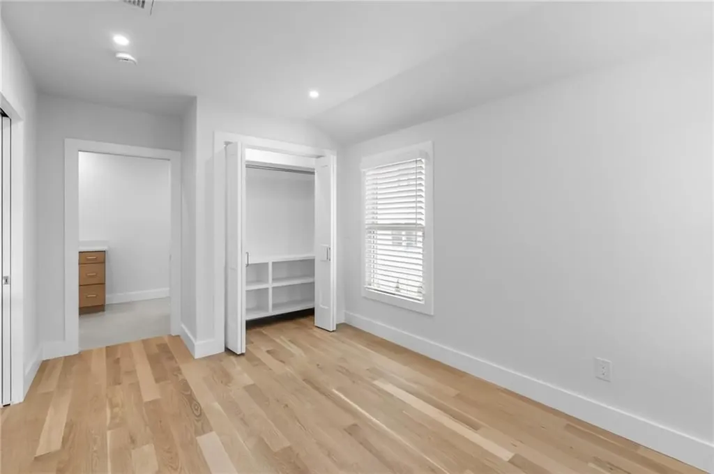 76 Warren Avenue Middletown RI 02842
