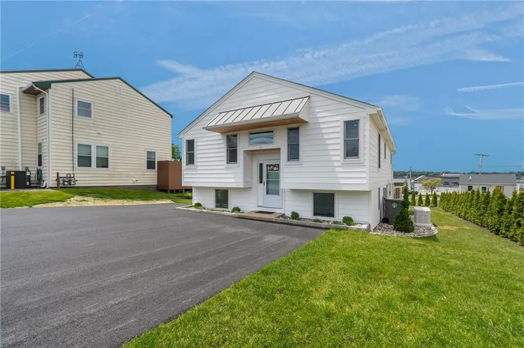 76 Warren Avenue Middletown RI 02842