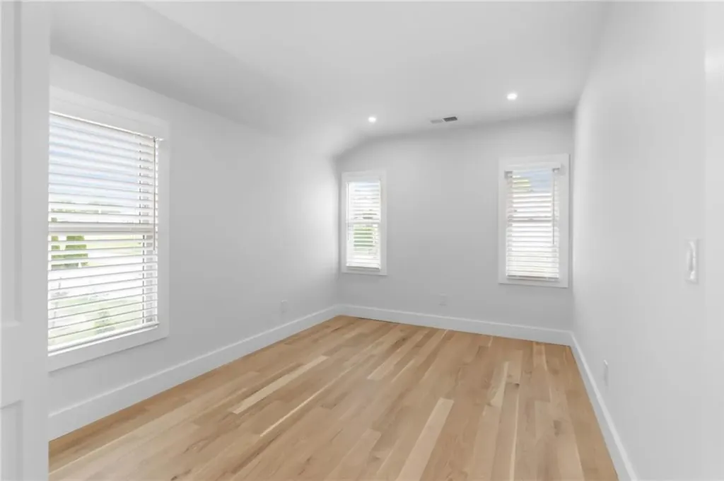 76 Warren Avenue Middletown RI 02842