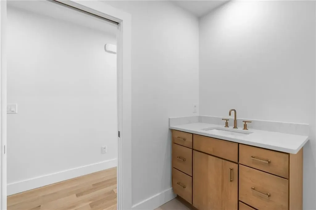 76 Warren Avenue Middletown RI 02842