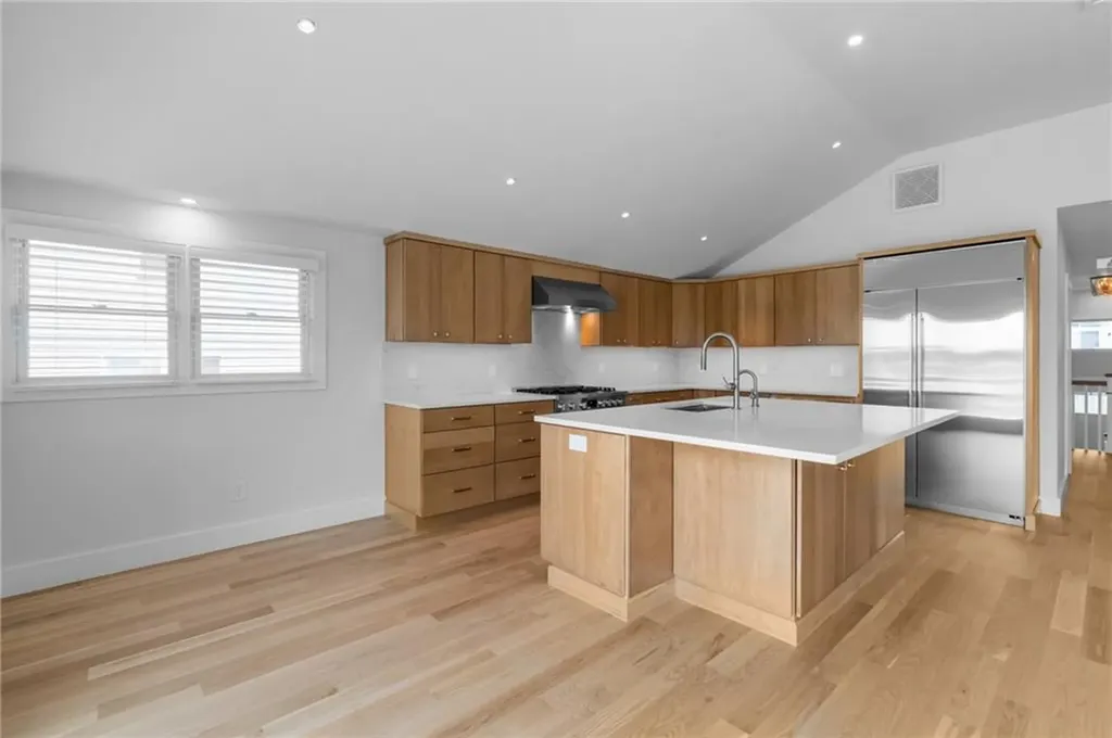 76 Warren Avenue Middletown RI 02842