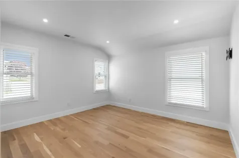 76 Warren Avenue Middletown RI 02842