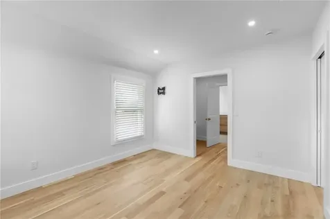 76 Warren Avenue Middletown RI 02842