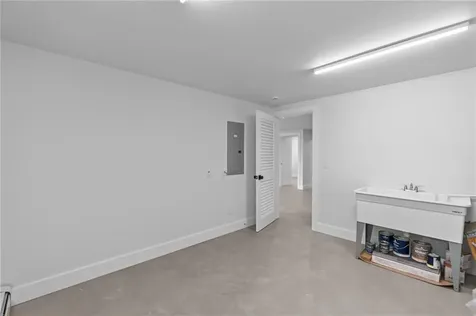 76 Warren Avenue Middletown RI 02842