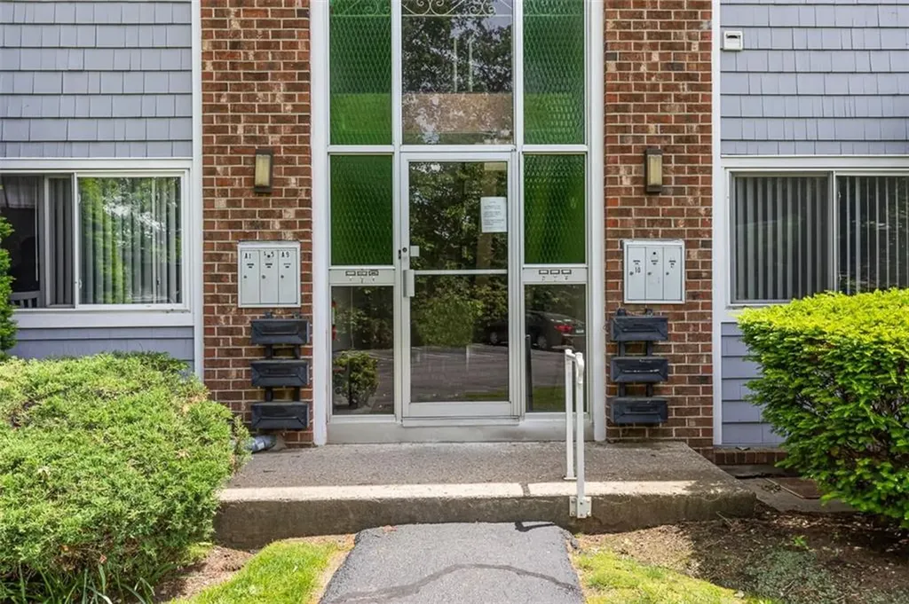 494 Putnam Pike Smithfield RI 02828