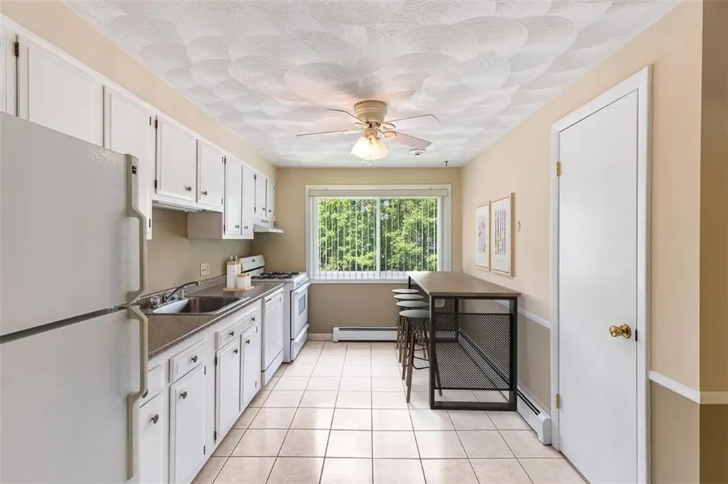 494 Putnam Pike Smithfield RI 02828
