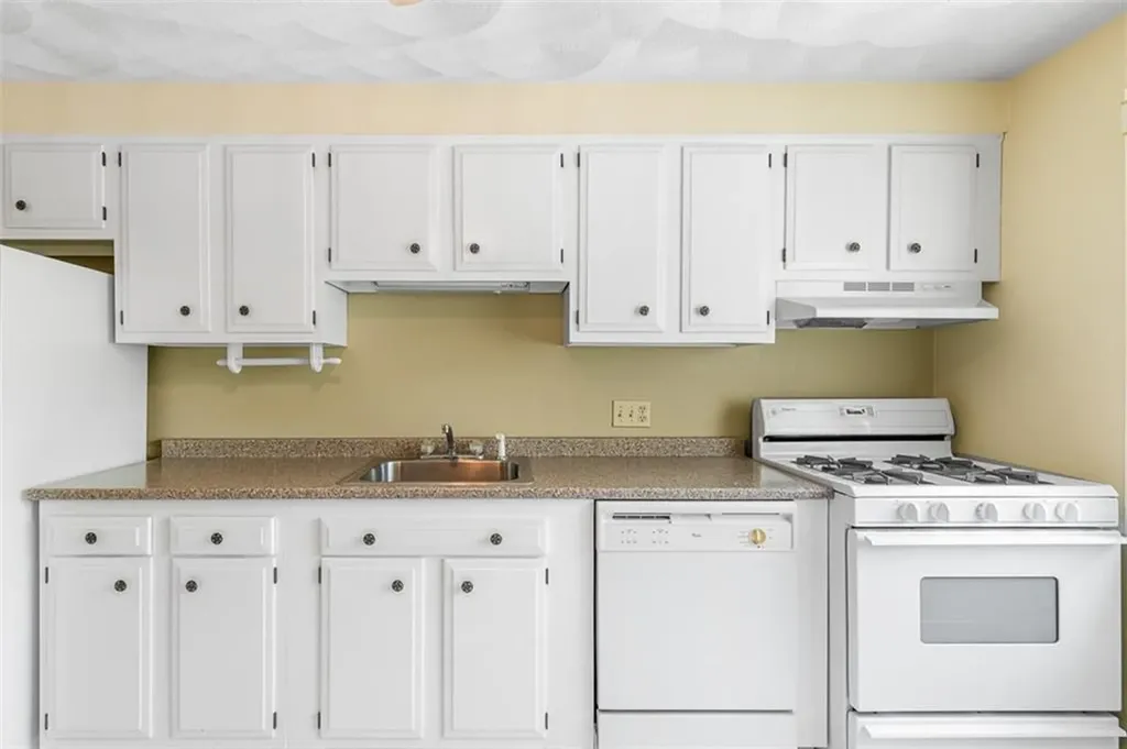 494 Putnam Pike Smithfield RI 02828