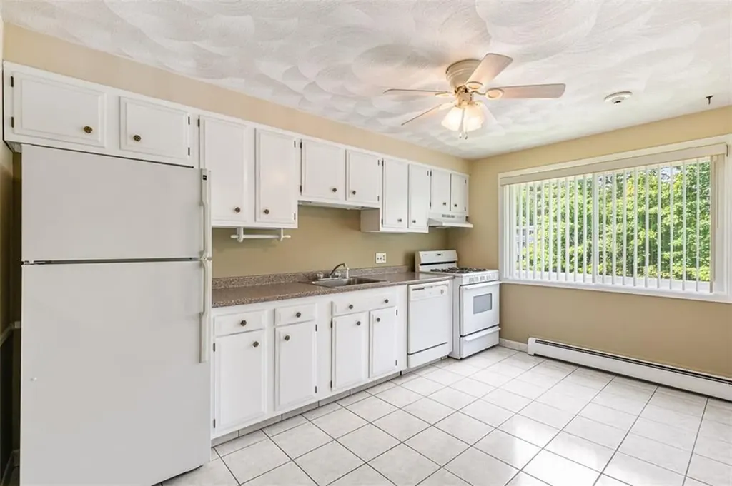 494 Putnam Pike Smithfield RI 02828