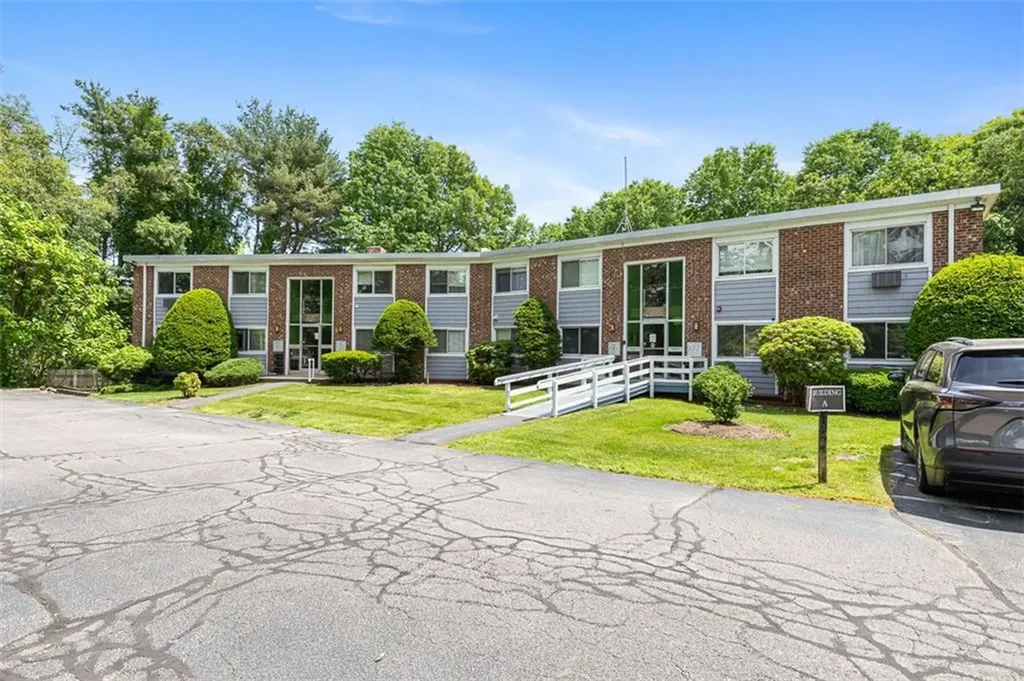 494 Putnam Pike Smithfield RI 02828