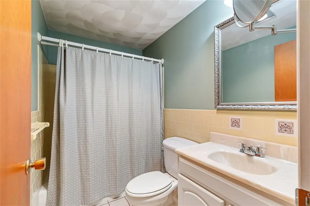 494 Putnam Pike Smithfield RI 02828