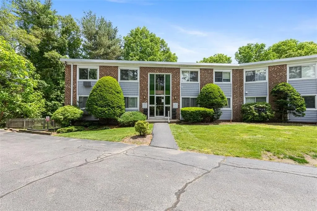 494 Putnam Pike Smithfield RI 02828