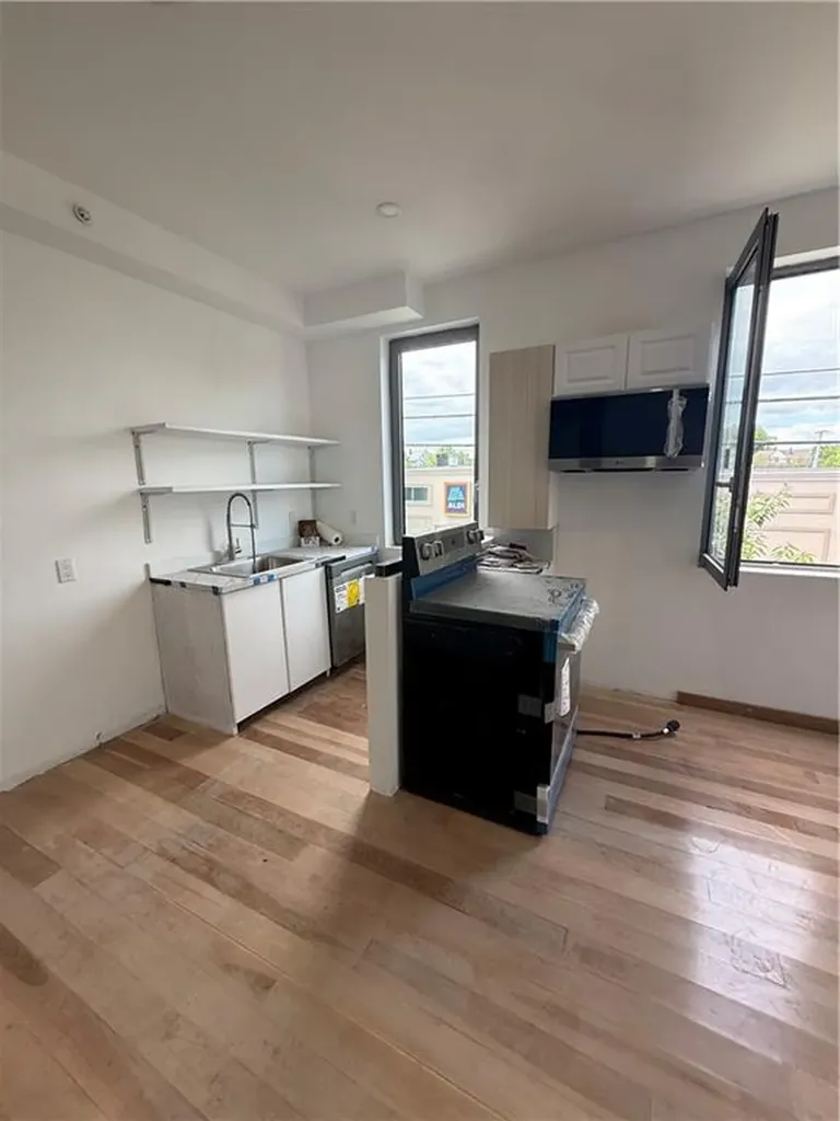 536 Smith Street Providence RI 02908