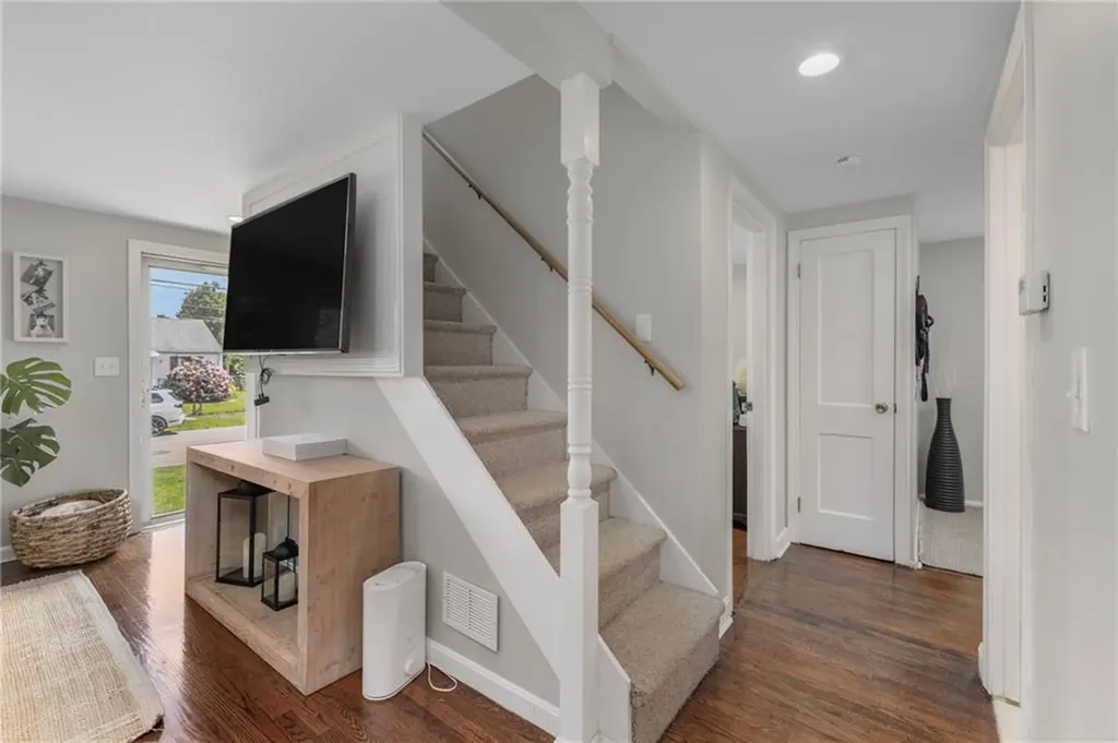 143 Endicott Drive Warwick RI 02886
