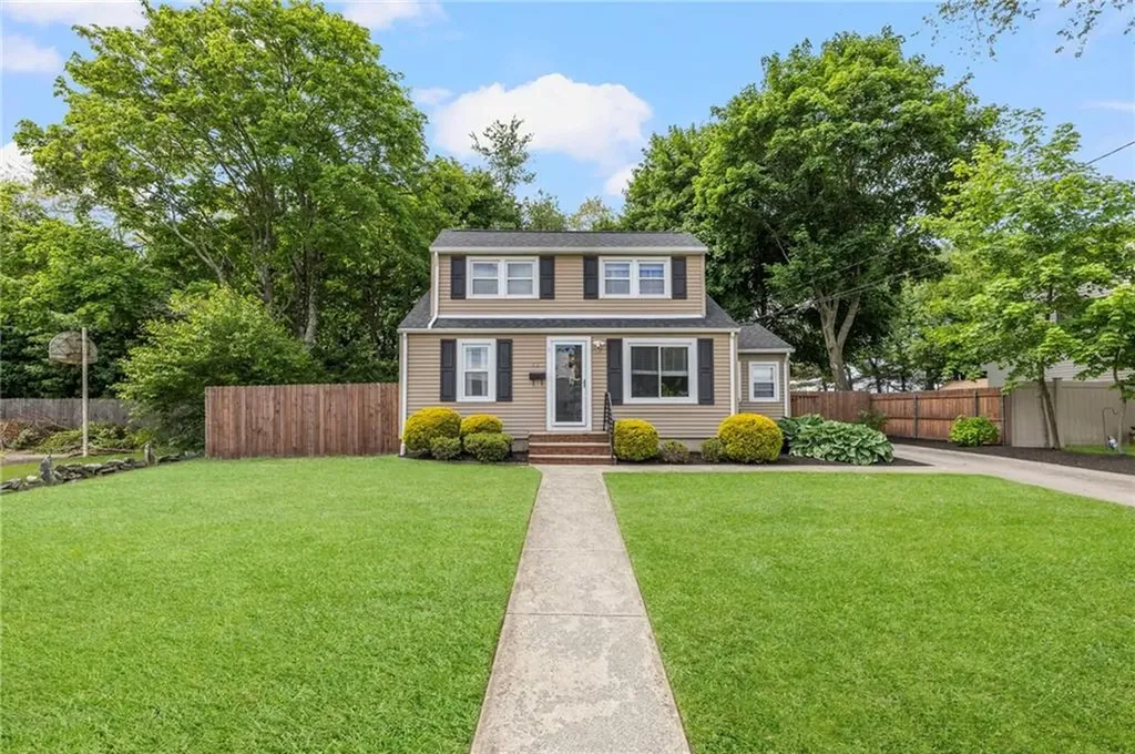 143 Endicott Drive Warwick RI 02886