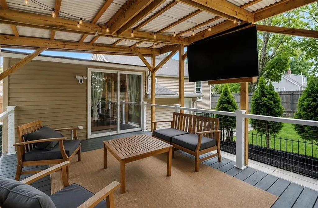 143 Endicott Drive Warwick RI 02886