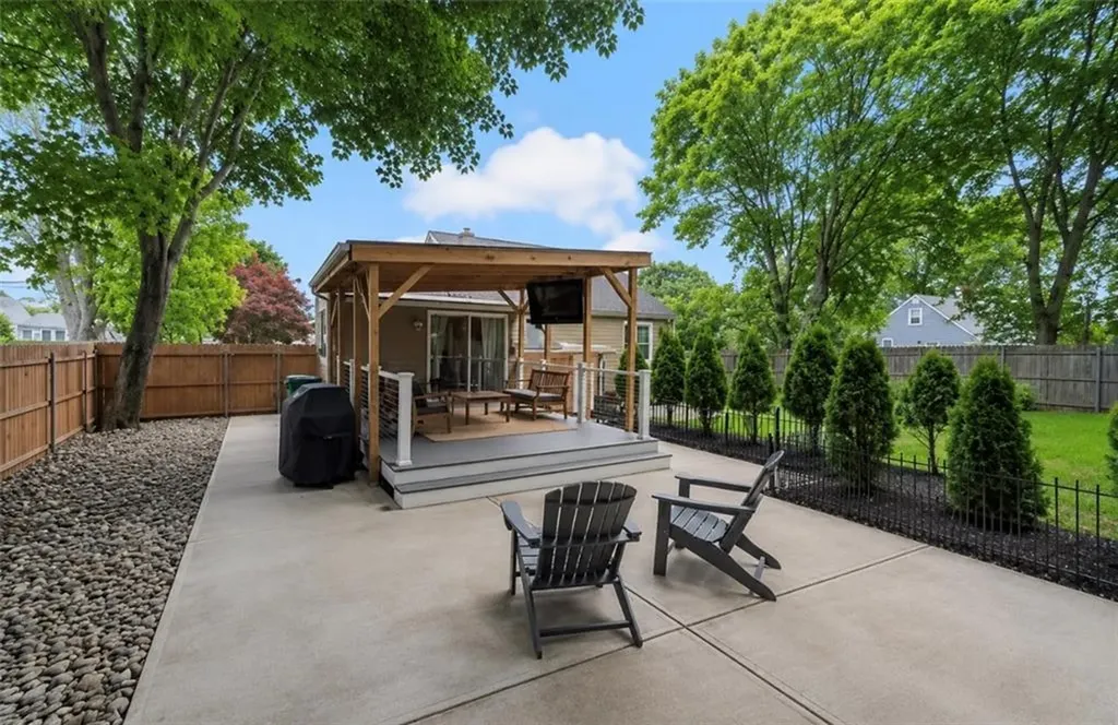 143 Endicott Drive Warwick RI 02886