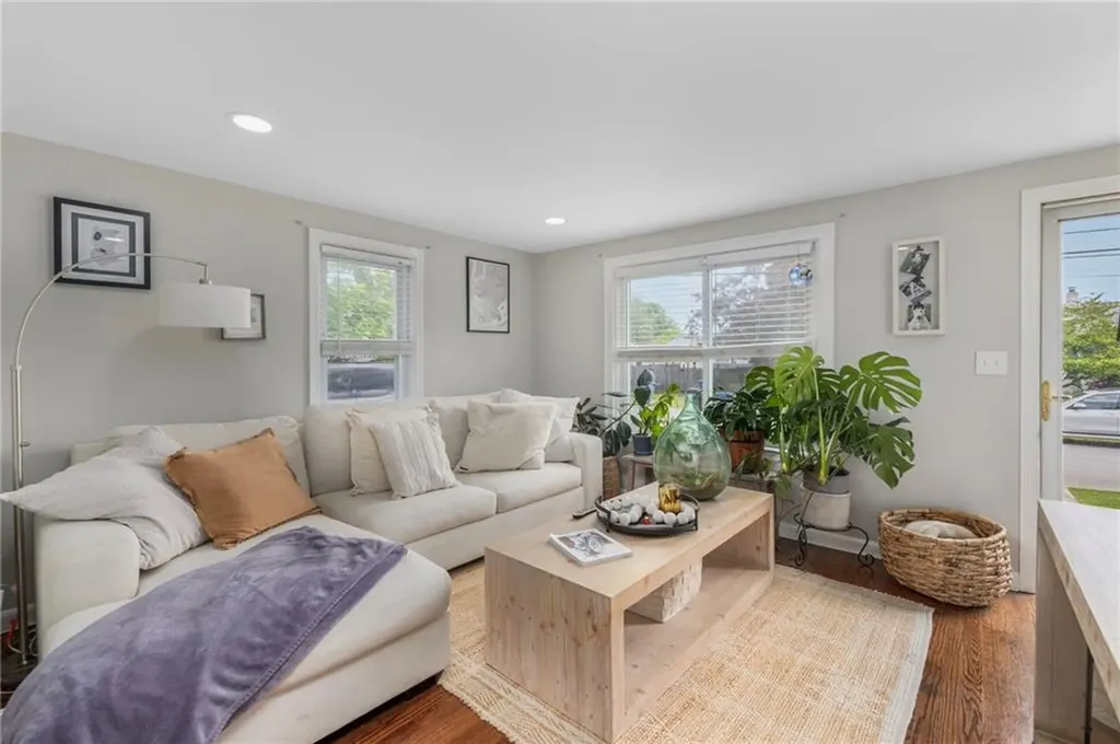 143 Endicott Drive Warwick RI 02886