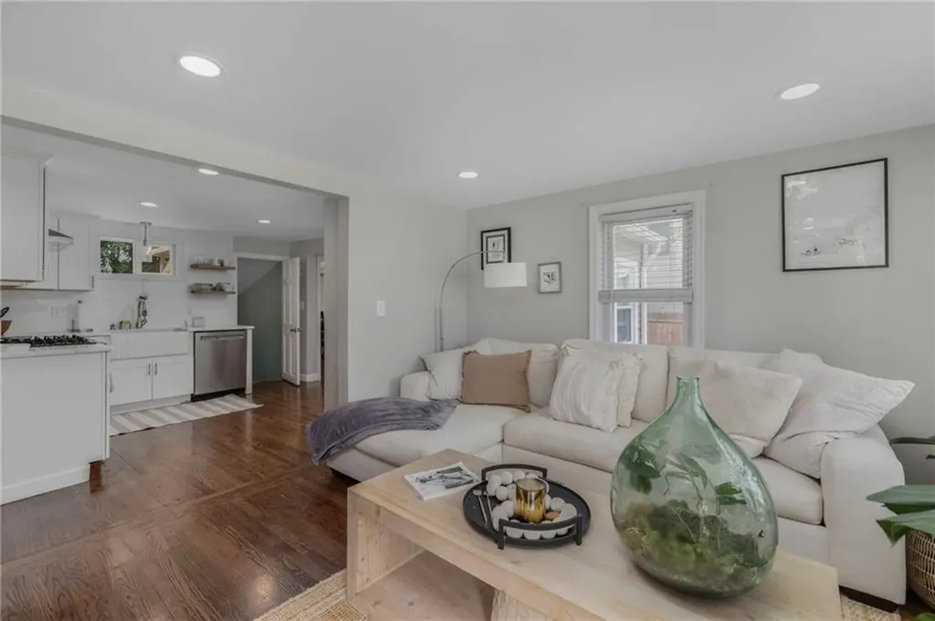 143 Endicott Drive Warwick RI 02886