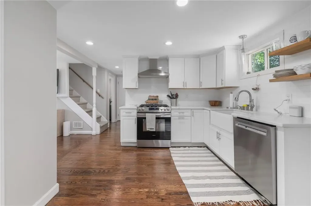 143 Endicott Drive Warwick RI 02886