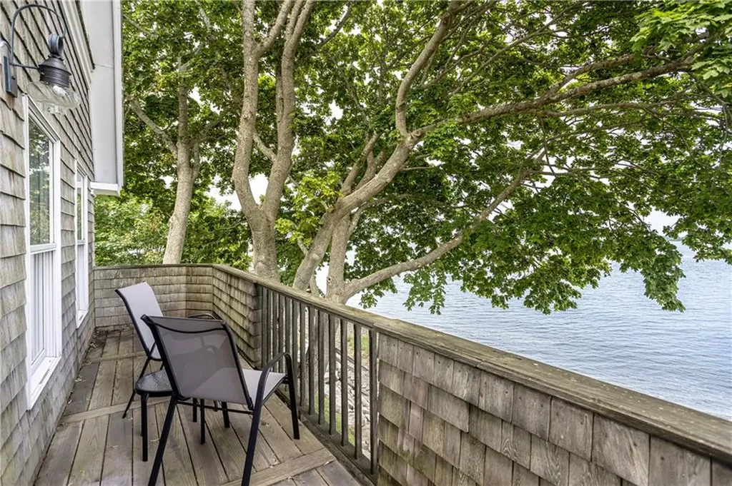 74 Therien Road Portsmouth RI 02871