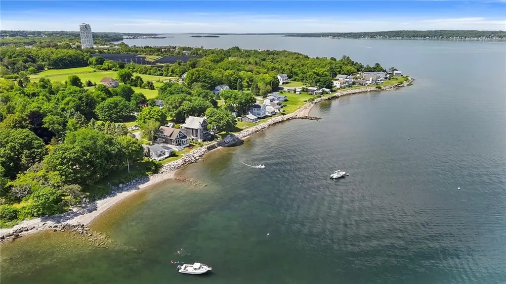 74 Therien Road Portsmouth RI 02871