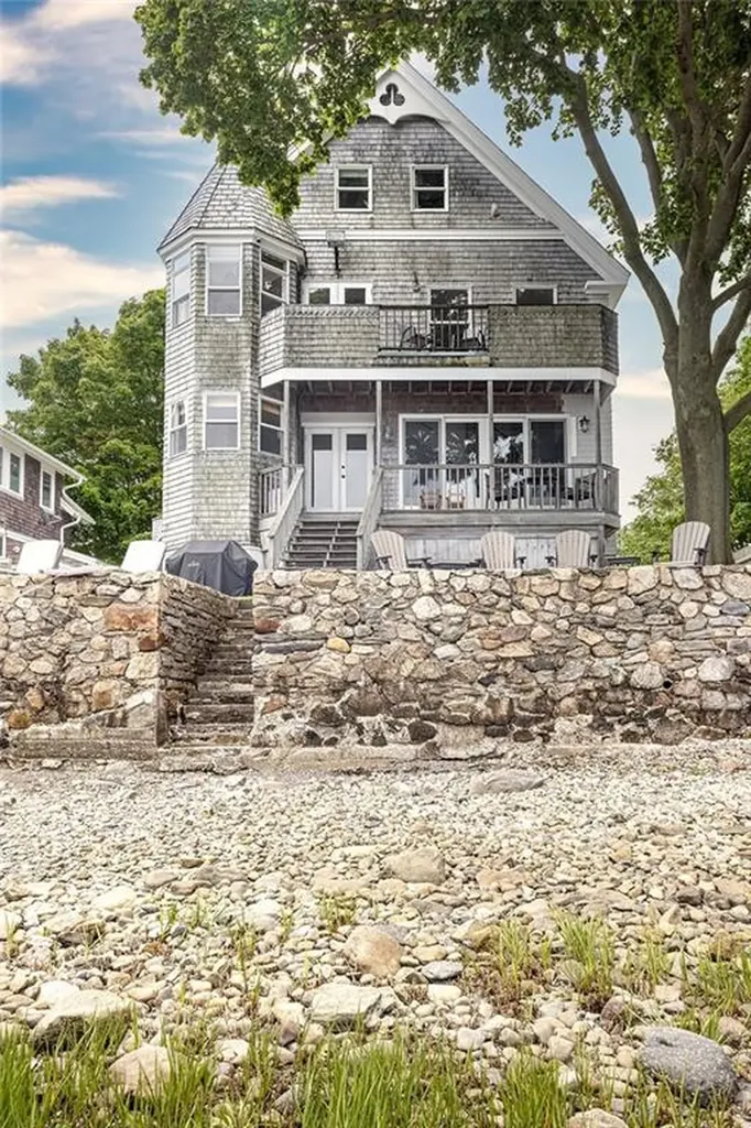 74 Therien Road Portsmouth RI 02871