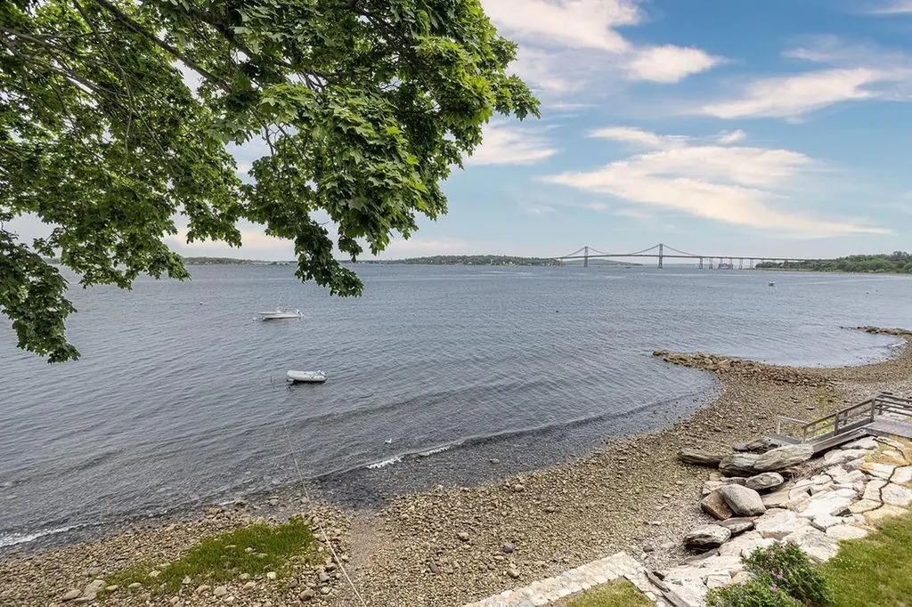 74 Therien Road Portsmouth RI 02871