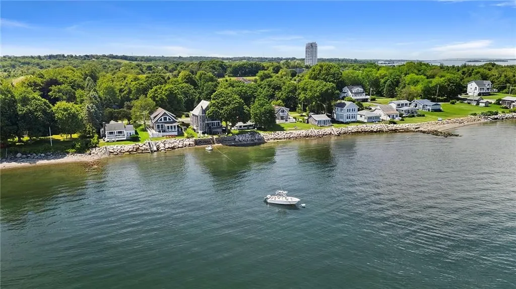 74 Therien Road Portsmouth RI 02871