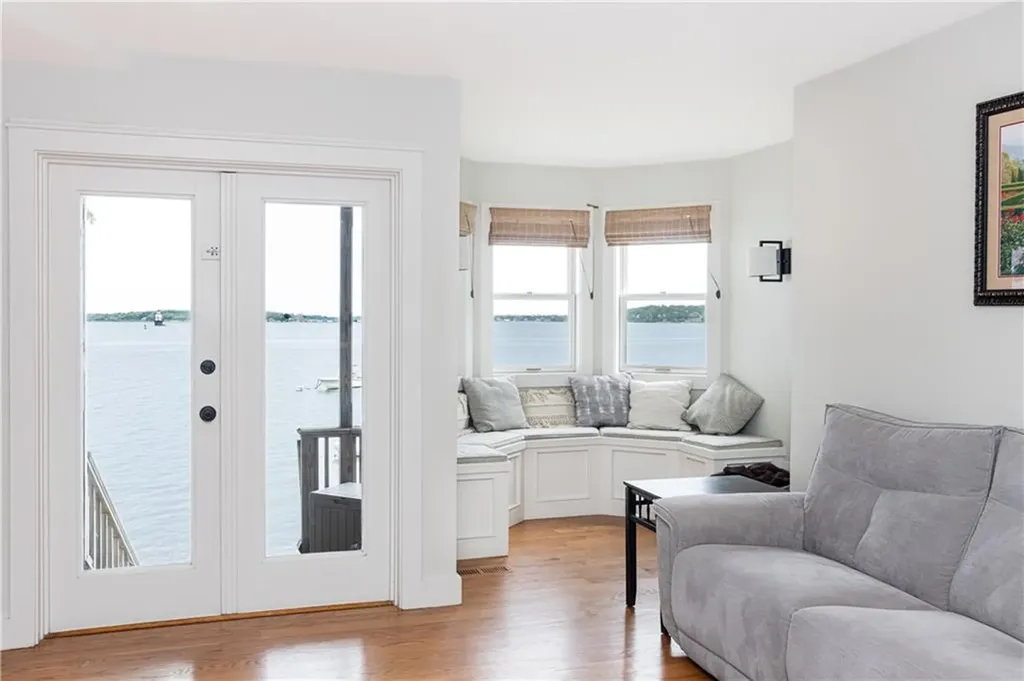74 Therien Road Portsmouth RI 02871