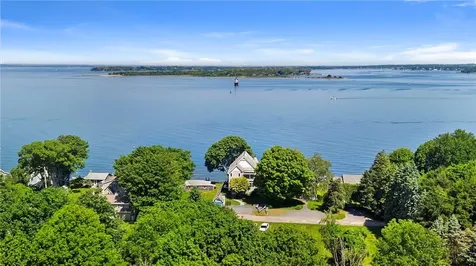 74 Therien Road Portsmouth RI 02871