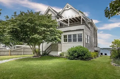 74 Therien Road Portsmouth RI 02871