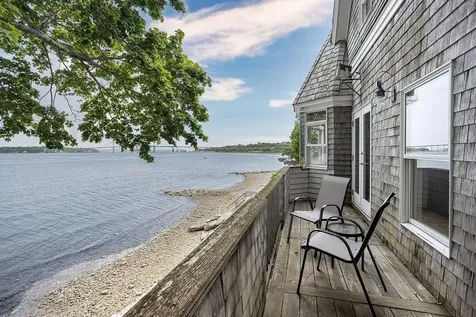 74 Therien Road Portsmouth RI 02871