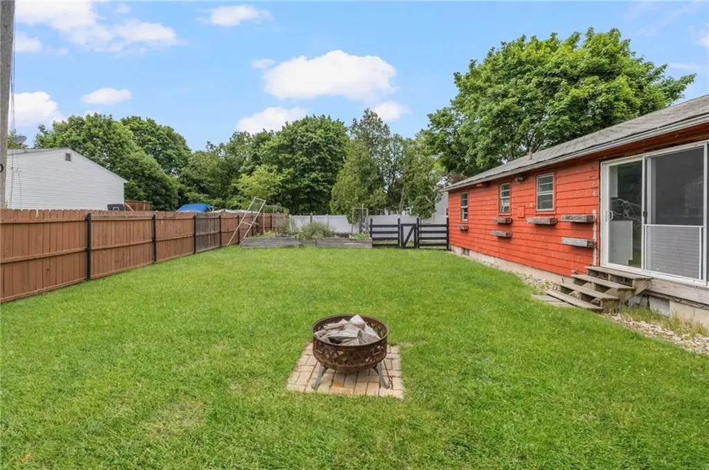 145 Crane Street Warwick RI 02889