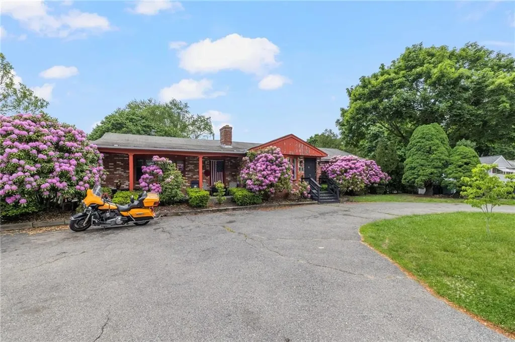 145 Crane Street Warwick RI 02889