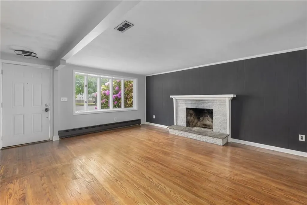 145 Crane Street Warwick RI 02889