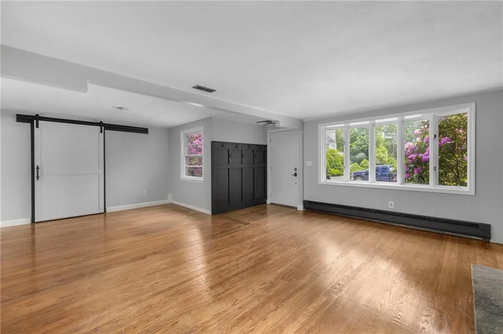 145 Crane Street Warwick RI 02889
