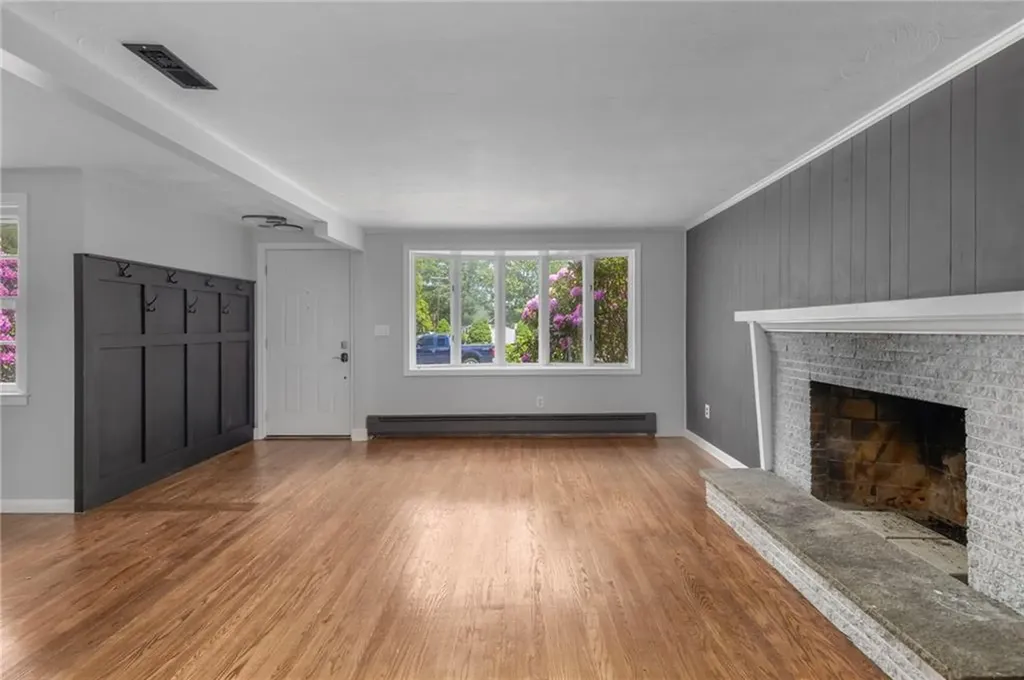 145 Crane Street Warwick RI 02889
