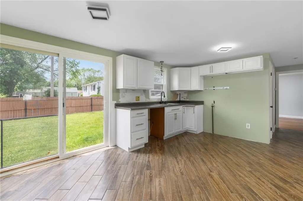 145 Crane Street Warwick RI 02889