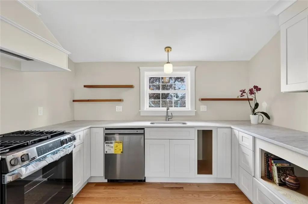 52 Pleasant View Road Warwick RI 02888