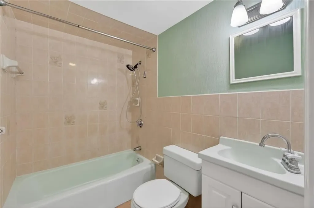 52 Pleasant View Road Warwick RI 02888