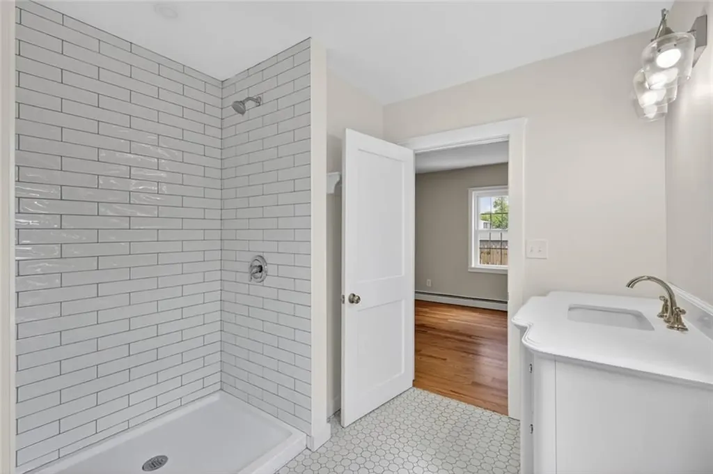 52 Pleasant View Road Warwick RI 02888