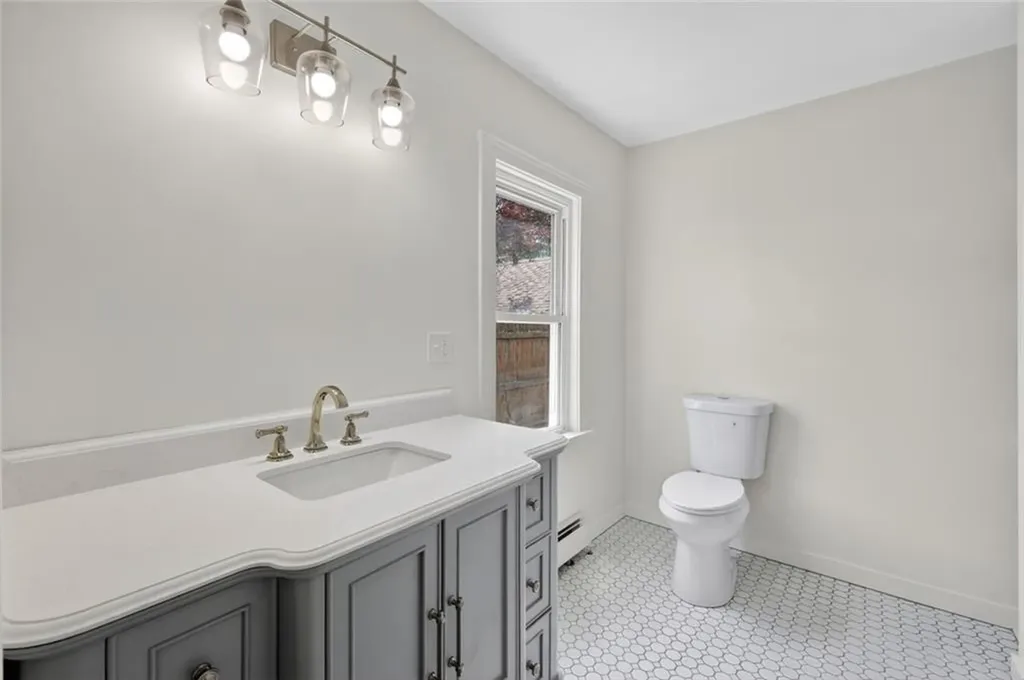 52 Pleasant View Road Warwick RI 02888
